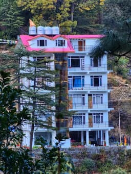 Hotel Solitude INN