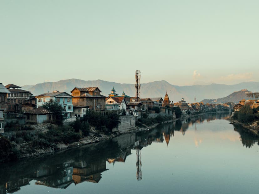 Kashmir Tour Package 7 Nights 8 Days – Scenic Escape with Houseboat Stay - 3