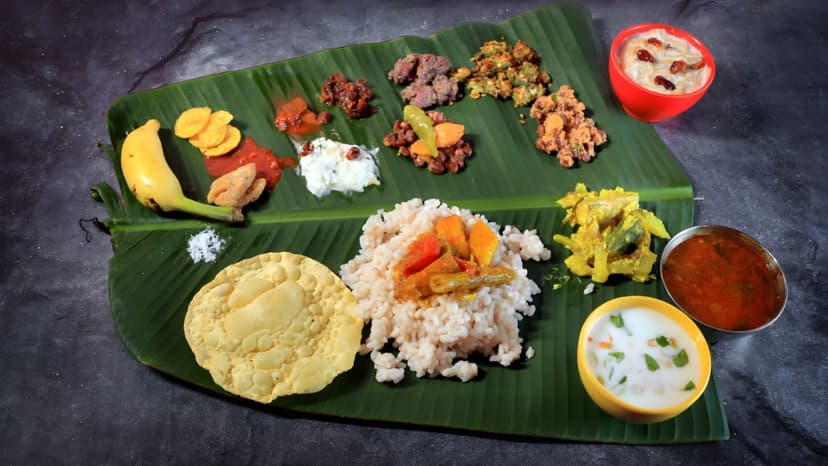 Kerala Munnar Tour Packages | Misty Hills & Calm Backwaters - 2