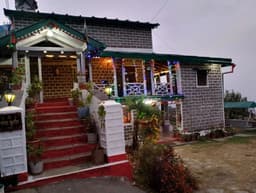 Hotel Aashritha Kausani