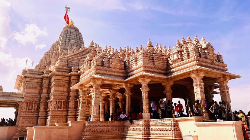Varanasi Tour Package Include Ayodhya, Chitrakoot & Prayagraj - 2