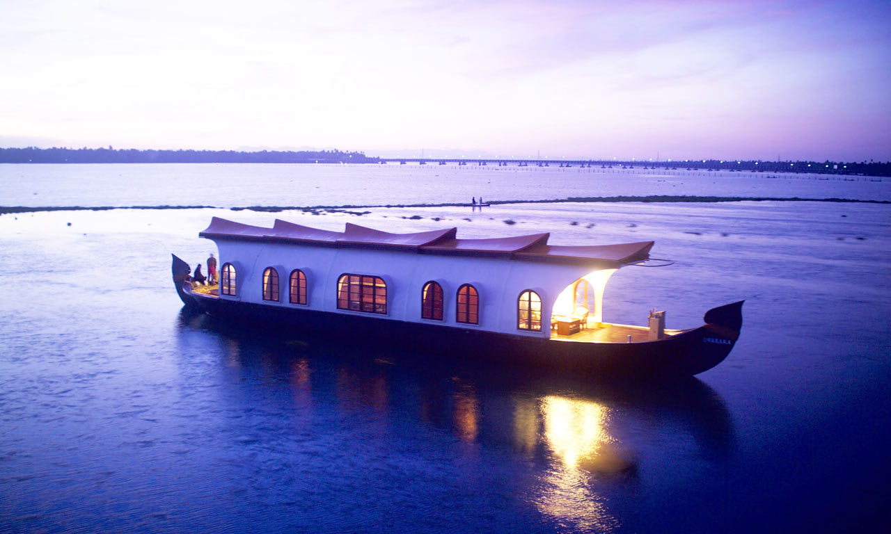 Kerala-Houseboat-Honeymoon.jpg