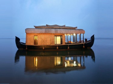 Kerala_Houseboat.jpg